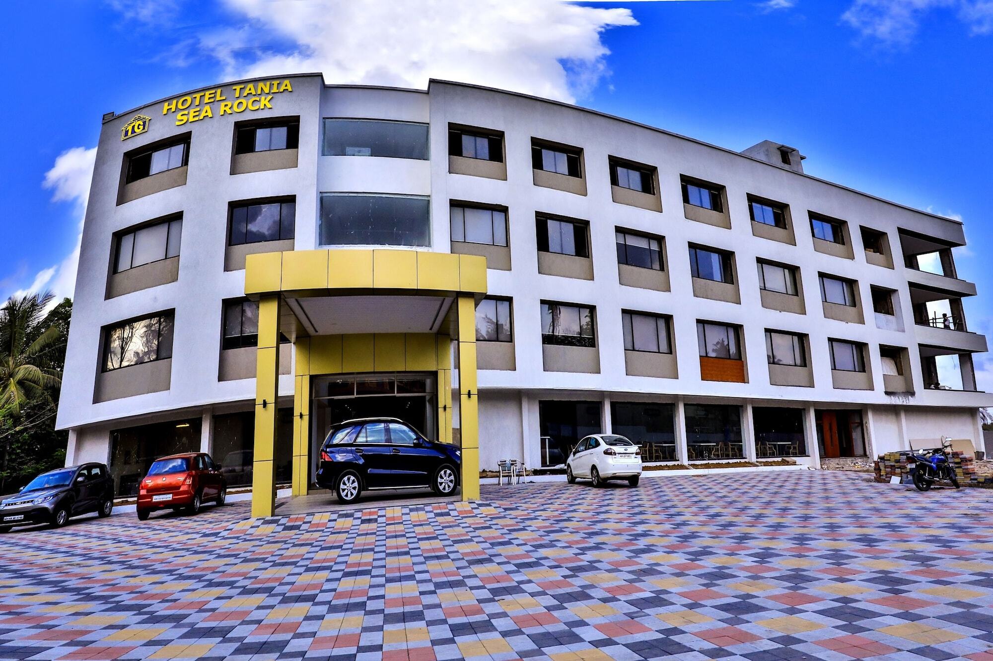 Hotel Tania Searock Daman Exterior photo
